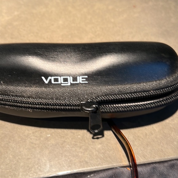 Sunglasses - Picture 2 of 5